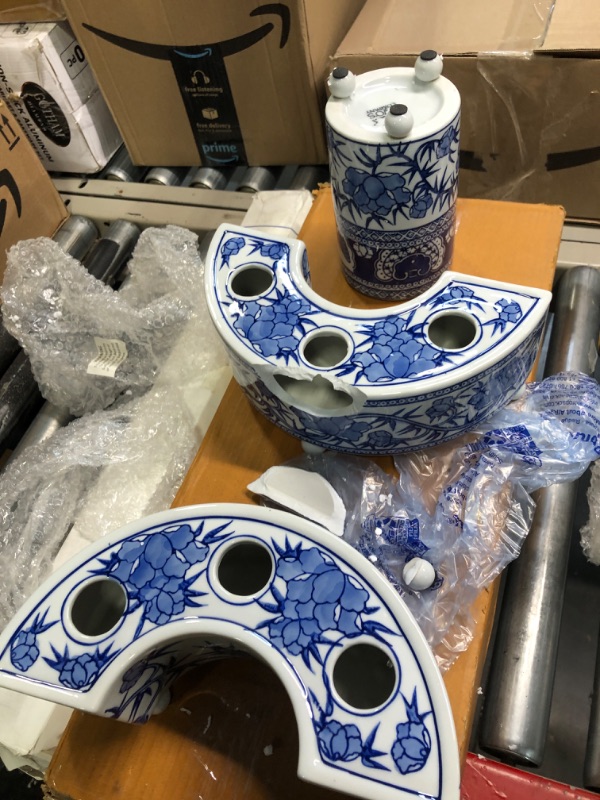 Photo 1 of ***BROKEN FOOT ON ONE - BROKEN CORNER ON THE OTHER***

Two's Company Blue and White Pavilion 3-Piece Floral Arranger Set, Porcelain