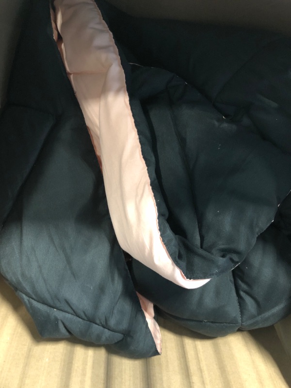 Photo 2 of ***NOT EXACT***
 Black Pink Comforter Set  Lightweight Bedding Comforters Sets Down Alternative Reversible Comforter Sets Bed Duvet Insert -All Season,Bedroom) Black Pink