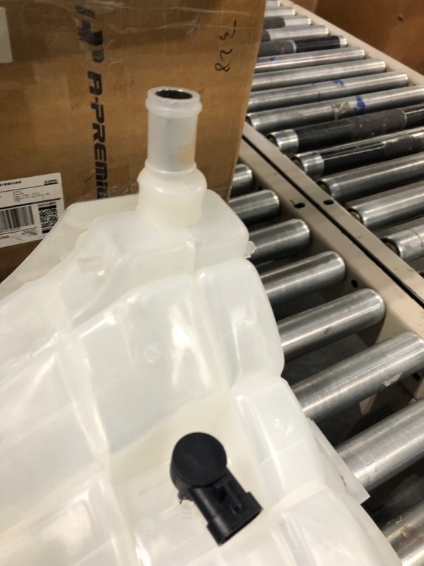 Photo 4 of A-Premium Coolant Overflow Reservoir Bottle Tank Compatible with Kenworth W900, T800, T660, T600; and Peterbilt 389, 388, 386, 385, 384, 382, 377, 367, 365, 348; Replaces N5346001, T1673008, 603-5403