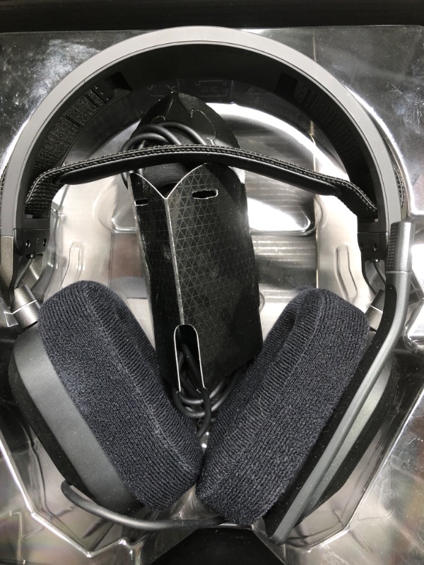 Photo 1 of Corsair HS80 RGB USB Premium Gaming Headset with Dolby Audio 7.1 Surround Sound (Broadcast-Grade Omni-Directional Microphone, Memory Foam Earpads, High-Fidelity Sound, Durable Construction) Carbon HS80 RGB USB Black