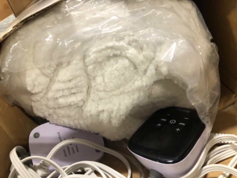 Photo 3 of ** USED **  Bearhug Electric Blanket King Size 100" x 90", Dual Controller Heated Blanket, Faux Fur/Sherpa 10-Heating Level & 1-12H Auto Off, 5 Year Warranty, Over-Heat Protect, ETL, Machine Washable King Size 100" × 90" Champagne-faux Fur & Sherpa
