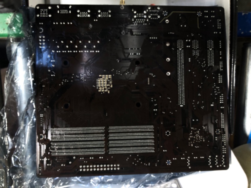 Photo 3 of Gigabyte B450M DS3H WiFi (AM4//AMD/B450/mATX/SATA 6GB/s/USB 3.1/HDMI/Wifi/DDR4/Motherboard)