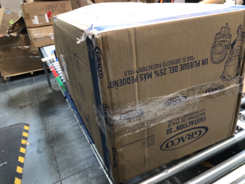 Photo 2 of **New Open**Graco FastAction SE Travel System | Includes Quick Folding Stroller and SnugRide 35 Lite Infant Car Seat, Redmond, Amazon Exclusive