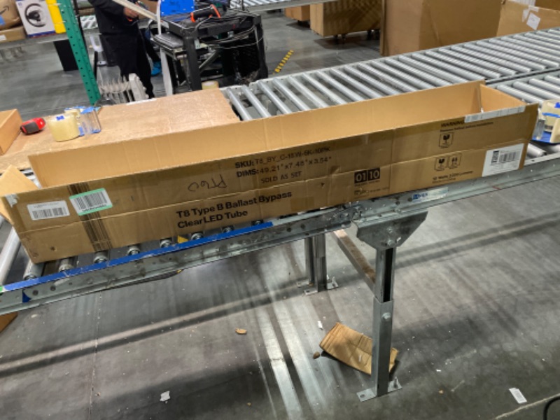 Photo 1 of ***LIKE THE ITEM IN PHOTO*** LED Tube SUNCO 49.21X7.48X3.54 5 PACK