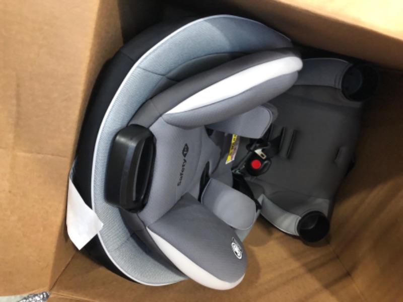 Photo 4 of **USED ** Safety 1st Crosstown All-in-One Convertible Car Seat, Rear-Facing 5-40 pounds, Forward-Facing 22-65 pounds, and Belt-Positioning Booster 40-100 pounds, Seal