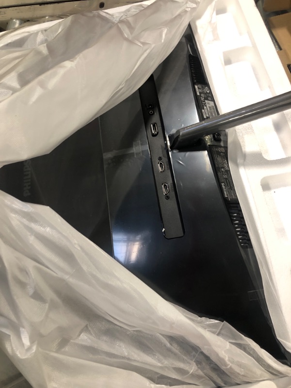 Photo 4 of ***MISSING VESA MOUNT***DAMAGED*****

PHILIPS 276E8VJSB 27" Monitor, 4K UHD IPS, 1 Billion+ Colors, Ultranarrow Borders, Lowblue, Multiview, 4Yr Advance Replacement Warranty 27 inch | 4K UHD E8 Line | Flat