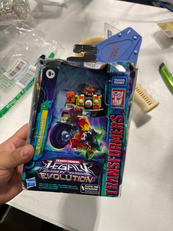 Photo 2 of Transformers Toys Legacy Evolution Deluxe Crashbar Toy, 5.5-inch, Action Figure for Boys and Girls Ages 8 and Up