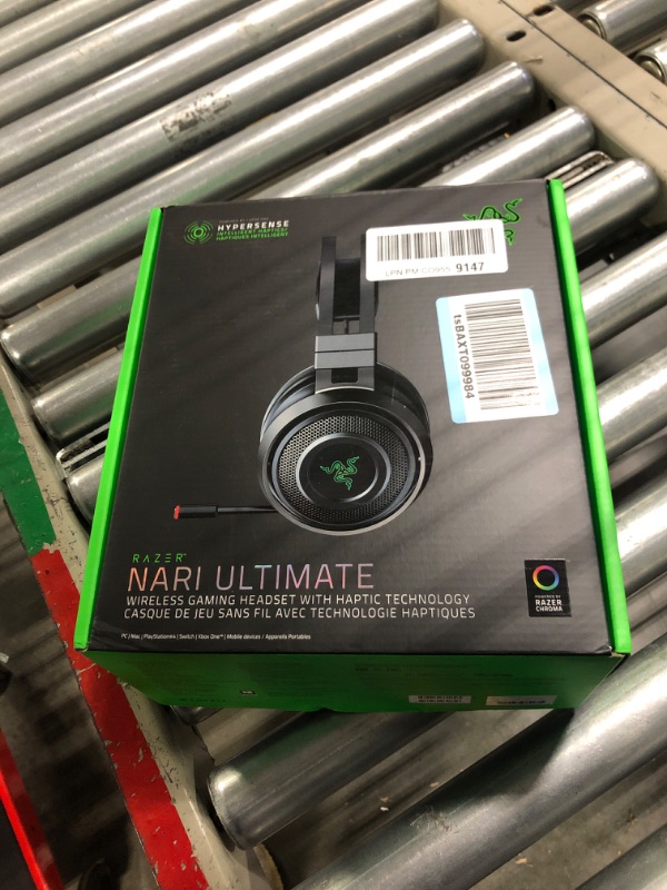 Photo 2 of Headset Razer Nari Ultimate Wireless