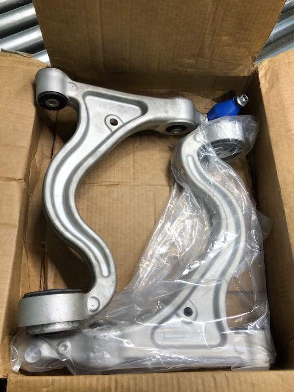 Photo 3 of ASTARPRO 2pcs Front Lower Control Arm with Ball Joint Assembly Replacement for Buick Lesabre Park Avenue Riviera Cadillac Deville Seville Oldsmobile Auror Pontiac Bonneville