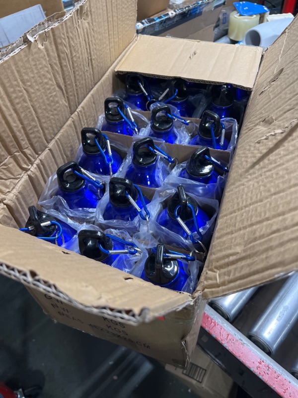 Photo 1 of 18 Pieces Aluminum Sport Water Bottles Bulk 24 oz Lightweight Water Bottles Reusable Leak Proof Water Bottles with Hook and Twist Cap for Bike, Camping, Climbing, Travelling, Indoor, Outdoor Blue