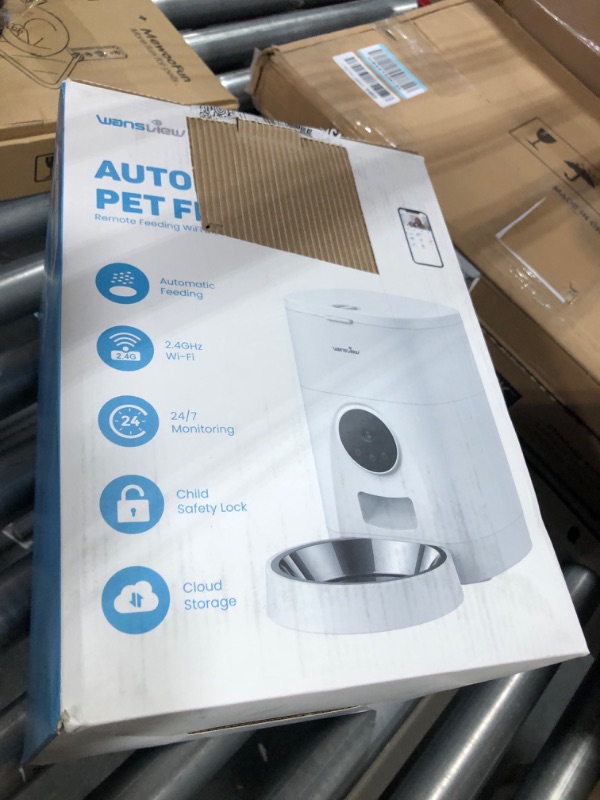 Photo 1 of Automatic Pet Feeder for Cats and Dogs - Wansview 4L Smart Feeding Solutions with 2K Camera Video Recording and 2-Way Audio, 2.4G WiFi Cat Food Treat Dispenser with APP Control and Timer Programmable