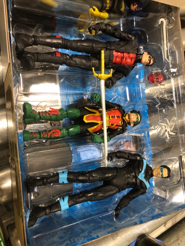 Photo 3 of DC Multiverse Multipack - BAT Family 5 Pack