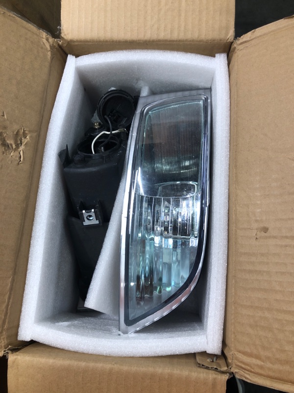 Photo 1 of HECASA Bumper Fog Light w/Bulb Compatible with 2003-2009 LEXUS GX470 without sport package Replacement for 81221-60080 81211-60160 LX2593105 LX2592105 Halogen Front Pair Driving Lamp Left Right Left & Right