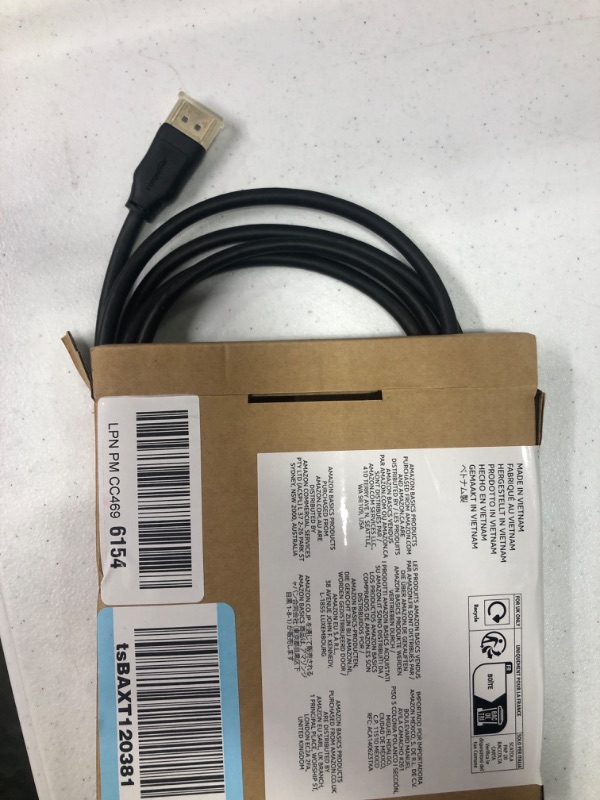 Photo 1 of Amazon Basics DisplayPort 1.4 Cable, 32.4Gbps High-Speed, 8K@60Hz, 4K@120Hz, Dynamic HDR and 3D, Gold-Plated Plugs, 6 Foot, Black 6 Feet 1