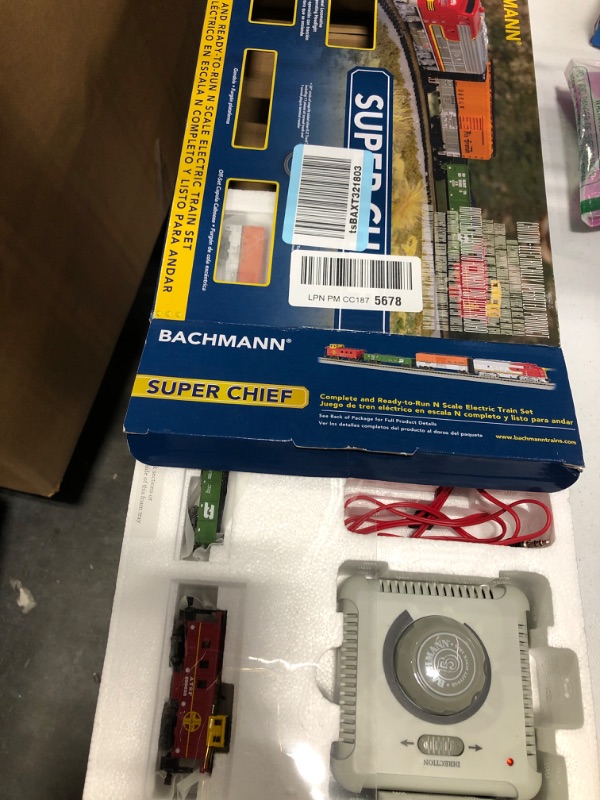 Photo 2 of Bachmann Trains - Super Chief Ready To Run Electric Train Set - N Scale