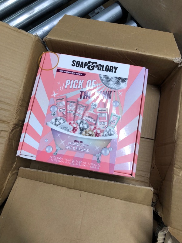 Photo 1 of Soap & Glory Pick of the Pink Gift Set Original Pink, Rose & Bergamot - Heel Genius, Hand Food, The Righteous Butter, Scrub of your life, Clean on me body wash, Face soap clarity***Damaged Box