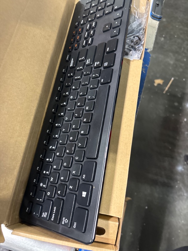 Photo 2 of Dell KM636 Keyboard RF Wireless QWERTY Spanish Black KM636, 0580-ADFV (QWERTY Spanish Black KM636, Full-Size (100%), Wireless, RF Wireless, QWERTY, Black, Mouse Included)