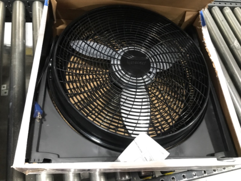 Photo 2 of Lasko A20107 20" 3-Speed Air Circulator Fan