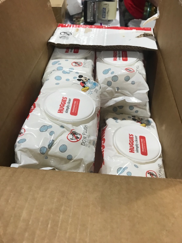 Photo 2 of Huggies Simply Clean Fragrance-Free Baby Wipes, Unscented Diaper Wipes, 10 Flip-Top Packs (640 Wipes Total) 64 Count (Pack of 10)
Box is open 