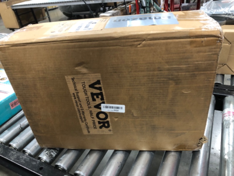 Photo 1 of VEVOR Transfer Tank, 5.3 Gallon/20L Portable Storage Transfer Container with Flexible Spout System, Rustproof ? Heat-resistant Steel Transfer Tank for Cars Trucks Equipment, Green, JBYT-1X20LGR