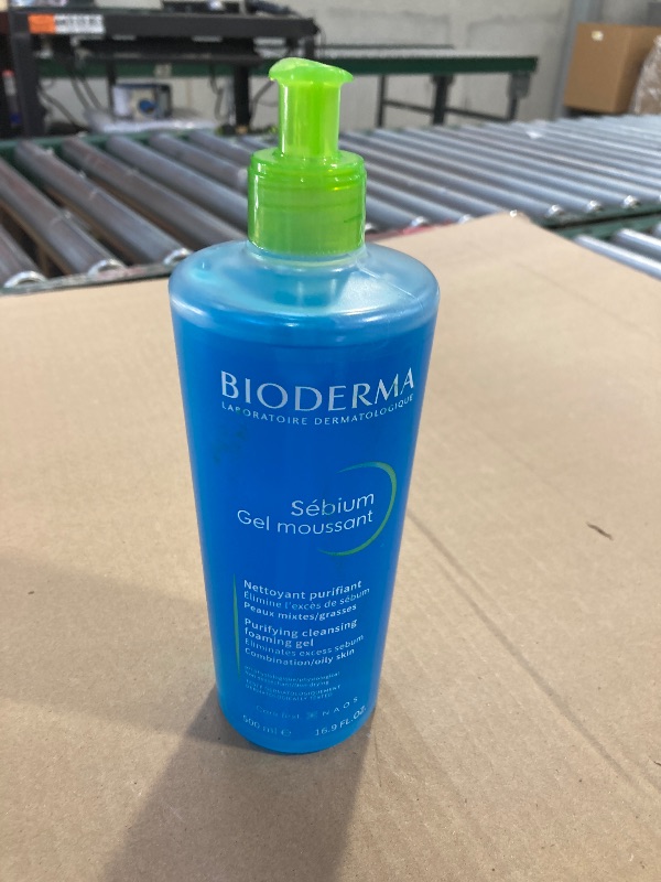 Photo 1 of Bioderma - Sébium - Foaming Gel Pump - Cleansing and Make-Up Removing - Skin Purifying - for Combination to Oily Skin 16.91 Fl Oz (Pack of 1)