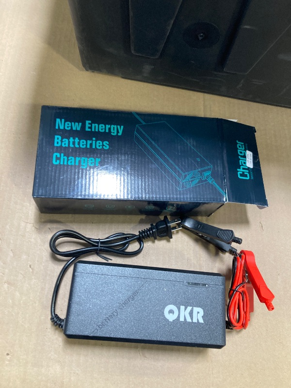 Photo 1 of 14.6V LiFePO4 Battery Charger 12V 10A Lithium Battery Charger Special for 12V Lithium Iron Phosphate Battery, Smart Charger with LED Indicator, Built-in Safety Protections, Support Fast Charging