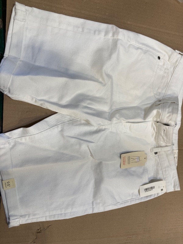 Photo 1 of 
Classic Bermuda Women's Shorts size 12 Petite 