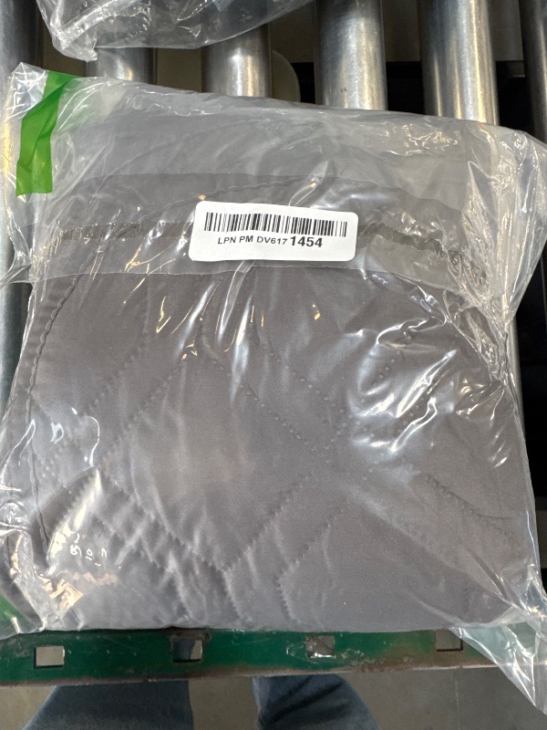 Photo 1 of Ameritex Waterproof Blanket Reversible Dog Bed Cover Pet Blanket for Furniture Bed Couch Sofa
