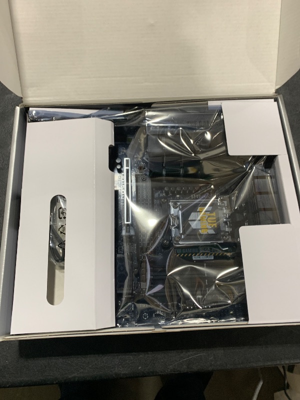Photo 1 of ASUS ROG Strix B650-A Gaming WiFi 6E AM5 (LGA1718) Ryzen 7000 Motherboard(12+2 Power Stages,DDR5,3xM.2 Slots,PCIe® 4.0, 2.5G LAN,WiFi 6E,USB 3.2 Gen 2x2 Type-C® Port)