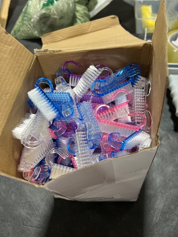 Photo 1 of 200 Pcs Handle Grip Nail Brush Fingernail Scrub Cleaning Cleaner Nail Brushes Scrubber Bulk for Men Women Hands Feet Toes and Nails Pedicure, 4 Colors