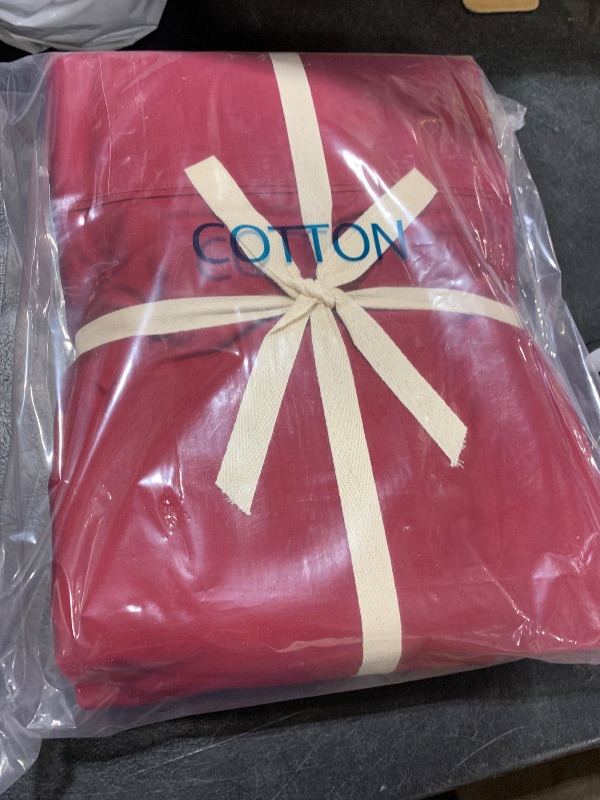 Photo 1 of red cotton sheet set 