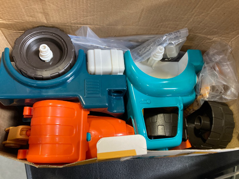 Photo 1 of Battat – Classic Construction Toy – Pretend Play Tools – Toddler Trucks – Dexterity Building Toy – 3 Years + – Take-Apart Crane