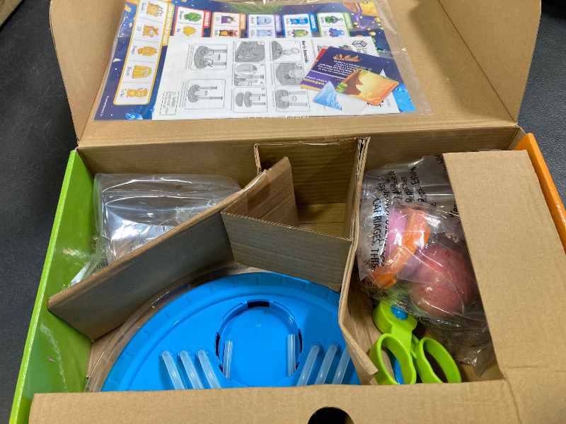 Photo 1 of Learning Resources Beaker Creatures Liquid Reactor Super Lab, Ages 5+,15 pieces, Homeschool, STEM, Science Exploration Toy, Science Kit