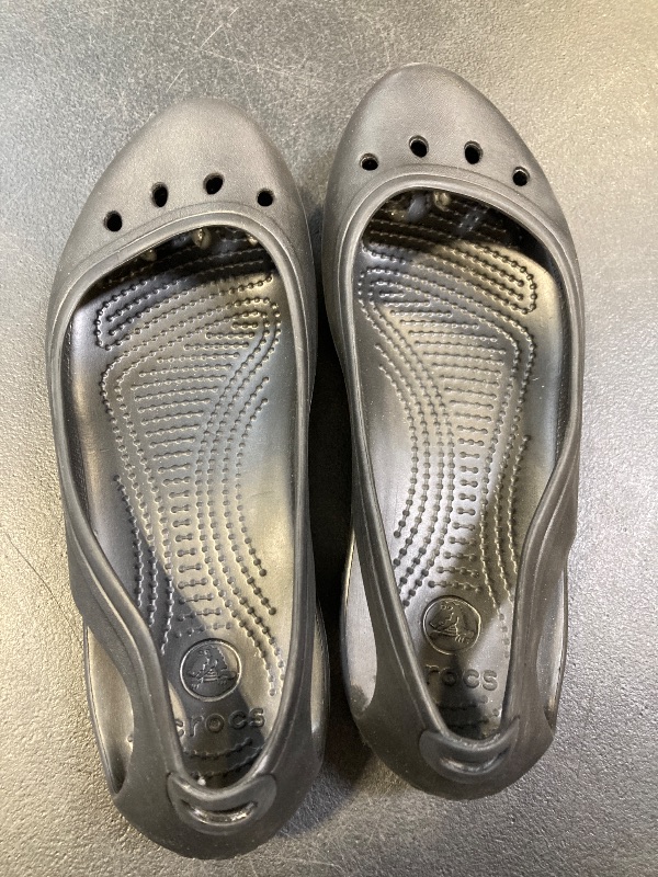 Photo 1 of Crocs Women's Kadee Flat - size W9