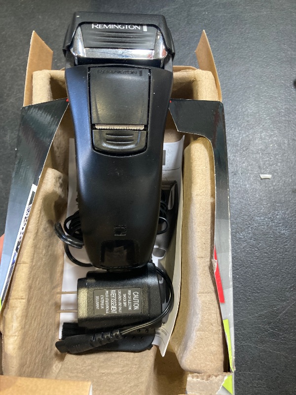 Photo 1 of Remington F5 5800 Mens F5 Power Series Foil Shaver