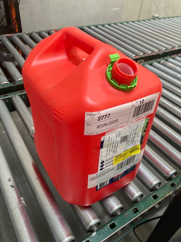 Photo 1 of  Scepter 5 Gallon Gas Can SmartControl Enhance Fuel Gasoline Container L&G FSCG572. Color Red 