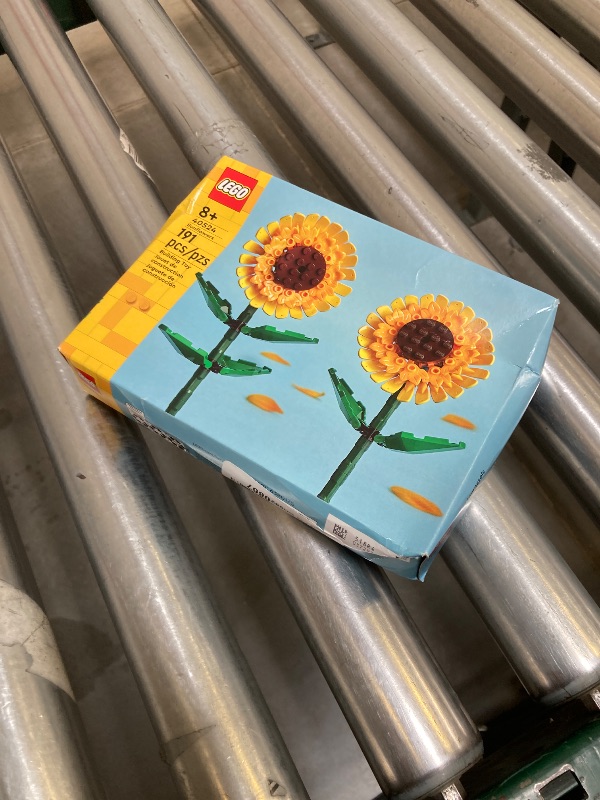 Photo 1 of  LEGO Sunflowers - Building Toy for Kids, Girls and Boys Ages 8+ - Artificial Sunflowers for Home Decor and Display - Gift for Her and Him - 40524 
