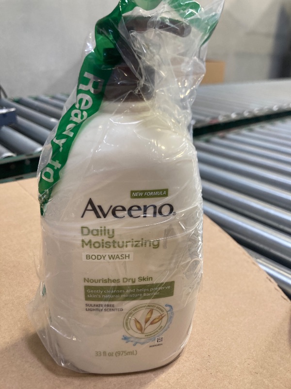 Photo 1 of Aveeno Daily Moisturizing Body Wash with Soothing Oat, Creamy Shower Gel, Soap-Free and Dye-Free, Light Fragrance, 33 fl. oz