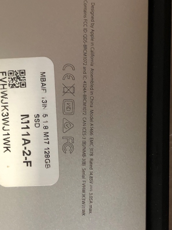 Photo 6 of ***used***2017 Apple Macbook Air with 1.8GHz Intel Core i5 (13-inch, 8GB RAM, 128GB SSD Storage) (QWERTY English) Silver (Renewed)