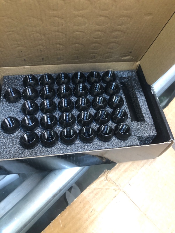 Photo 3 of ***AS IS / NO RETURNS -  FINAL SALE***parts only***
M14x1.5 Wheel Lug Nuts, 32pcs Black 14mmx1.5 Spline Lug Nut 2 Inch Tall with 1 Socket Key Compatible for Silverado Suburban Express Sierra Ram 2500 3500 F250 F350 8 Lug Aftermarket Wheels