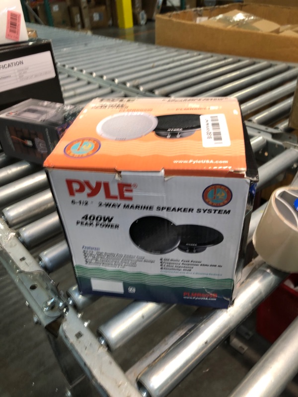 Photo 1 of ***USED***Pyle 6.5 Inch Dual Marine Speakers - 2 Way Waterproof and Weather Resistant Outdoor Audio Stereo Sound System with 400 Watt Power, Polypropylene Cone and Butyl Rubber Surround - 1 Pair - PLMR605W (White)