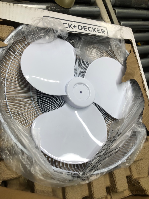 Photo 2 of ******Sale for parts only no returns*****
BLACK+DECKER 18 Oscillating Stand Fan with Remote Control White