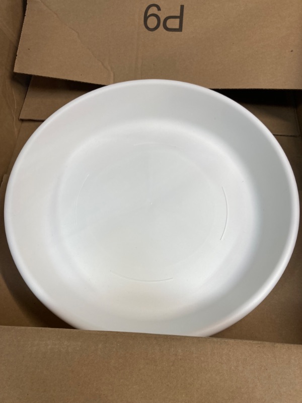 Photo 2 of ***AS IS / NO RETURNS -  FINAL SALE***
The HC Companies SLI20000A10C006LRDWT Classic round plastic plant saucer, 17.5", White White 17.5" Pack of 1