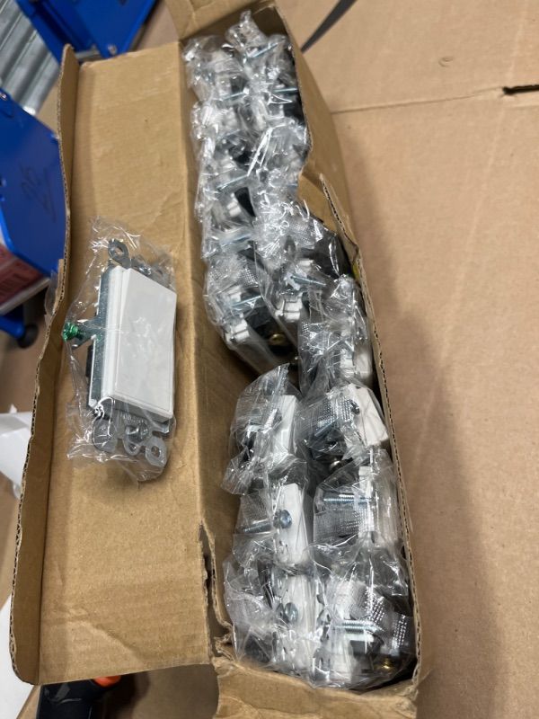 Photo 1 of 15A Single-Pole Light Switch • Switch Type: Single Pole • Current: 15 Amp • Voltage: 120-277 VAC SKU: CSR 1-20 X002NY5EHB (20 Pack) CML Decora... 15A 120/277V, White New
