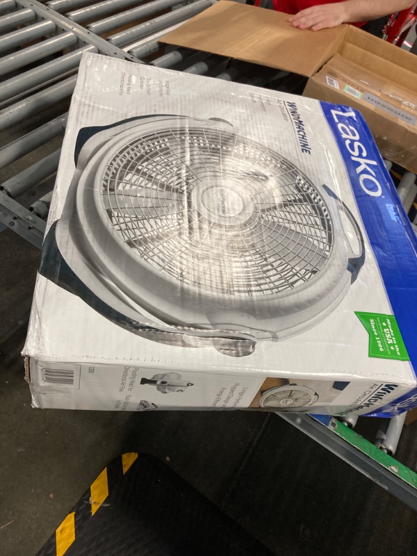 Photo 2 of ****USED** Lasko Wind Machine 20 Pivoting Air Circulator Floor Fan 3 Speeds 23 H Gray 3300 New
