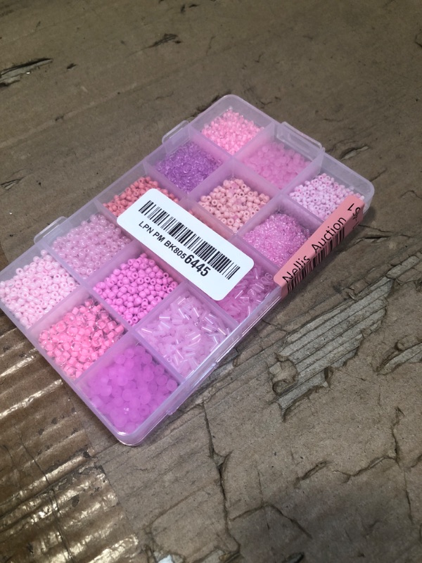 Photo 2 of 500pcs Acrylic Letter Beads Alphabet White Letters Pink Cube Bead, 6x6mm, for Friendship Bracelets and Gifts Souvenir Jewelry Making White Letter Pink Bead 6×6mm(Cube)