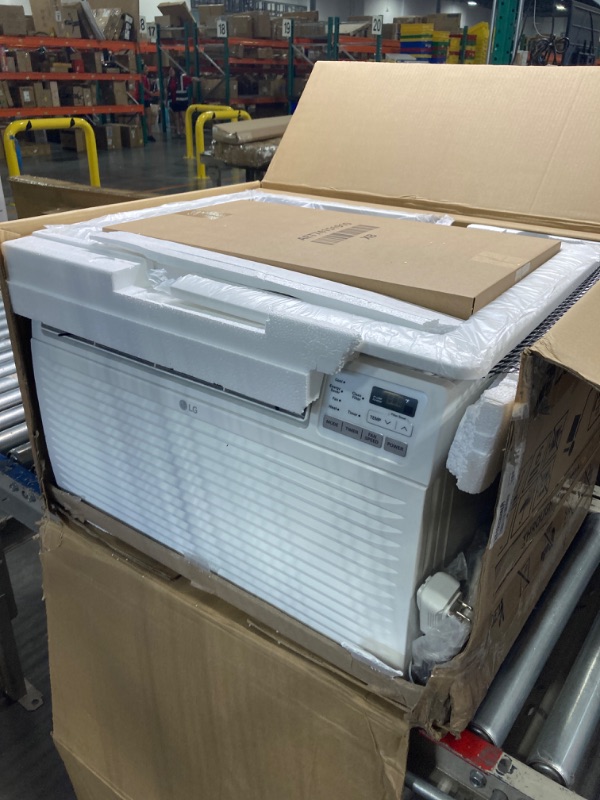 Photo 1 of ***European plug*** LG 11,800 BTU Through the Wall Air Conditioner and Wall Heater, 230/208V, Cools 500 Sq.Ft. (22' x 25' Room Size), Perfect for Bedroom, AC Heater Unit with Remote, Multiple Speeds, 4-Way Air Deflection
***Appears to be in good condition