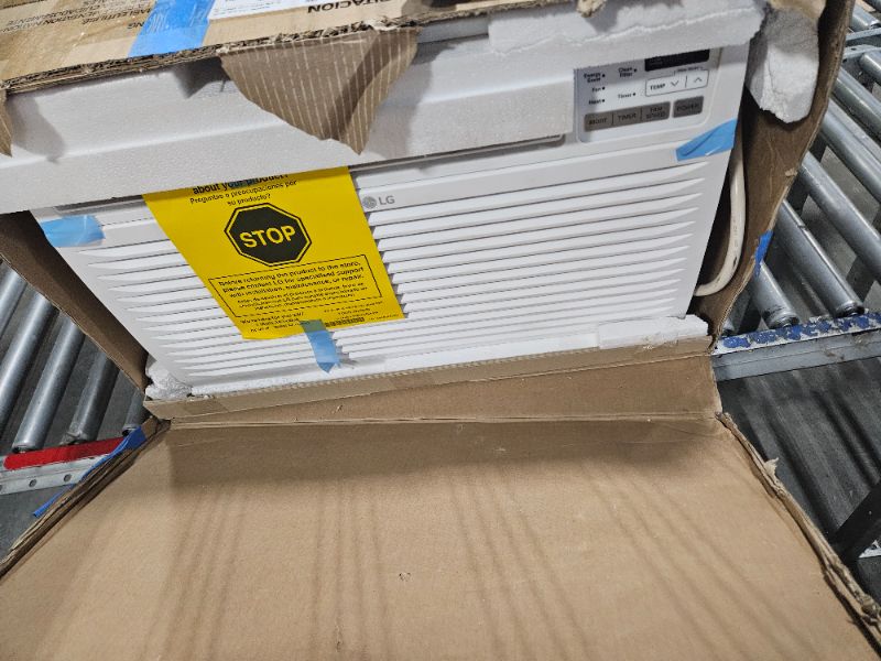 Photo 3 of **USED/UNTESTED**
LG 9,800 BTU Through the Wall Air Conditioner with Supplemental Heat, 230V, AC Wall Unit for Rooms up to 440 Sq.Ft. (18' x 25' Room Size), Perfect for Bedroom, AC with Remote and Auto-Restart, White