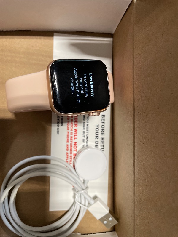 Photo 2 of **** MINOR DAMAGE ******Apple Watch SE (GPS, 40mm) - Gold Aluminum Case with Pink Sand Sport Band (Renewed)