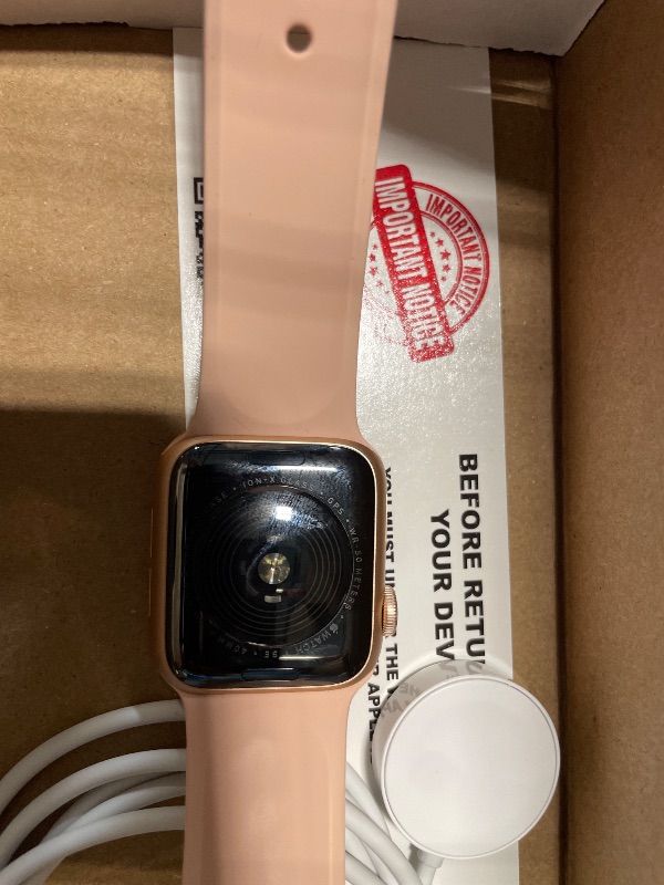 Photo 4 of **** MINOR DAMAGE ******Apple Watch SE (GPS, 40mm) - Gold Aluminum Case with Pink Sand Sport Band (Renewed)